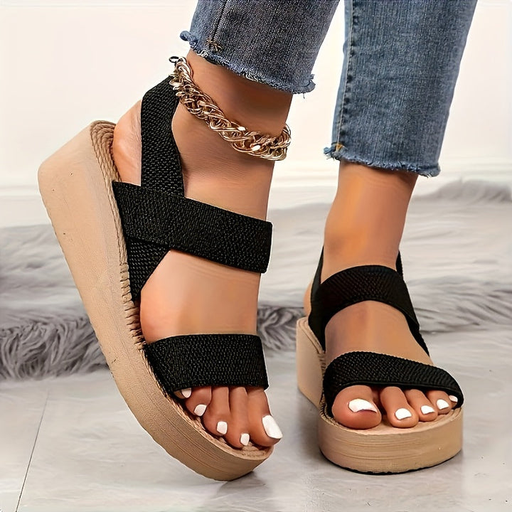 Sandalen met bandjes over de wreef en plateauzool