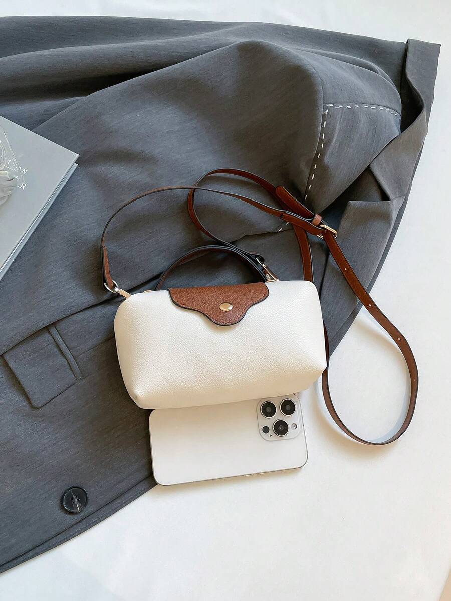 Mini waterdichte nylon tas voor dames met contrasterende details