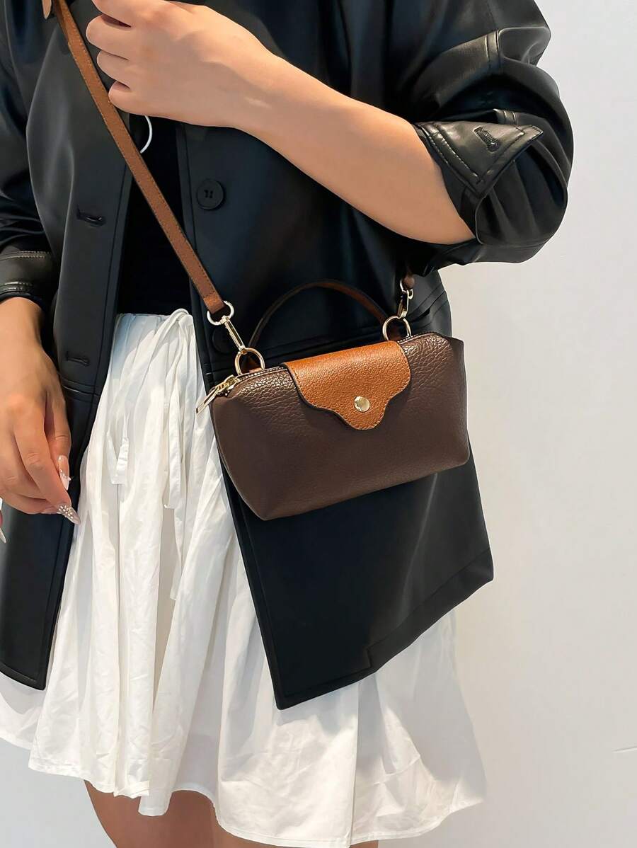 Mini waterdichte nylon tas voor dames met contrasterende details