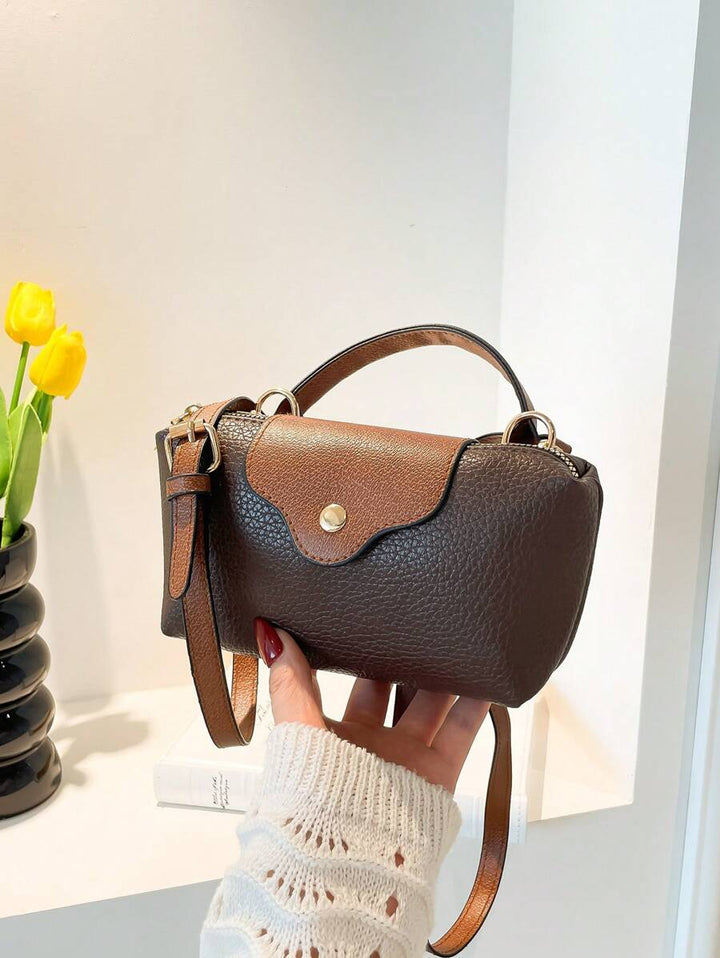 Mini waterdichte nylon tas voor dames met contrasterende details