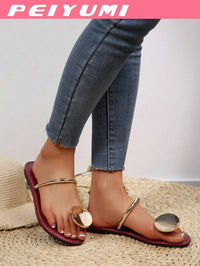 Kaelis Charm – Boho Statement Platte Sandalen