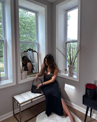 Maxi Jurk met Diepe V-Hals, Kanten Details, Hoge Split en Ingebouwde Corrigerende Shapewear