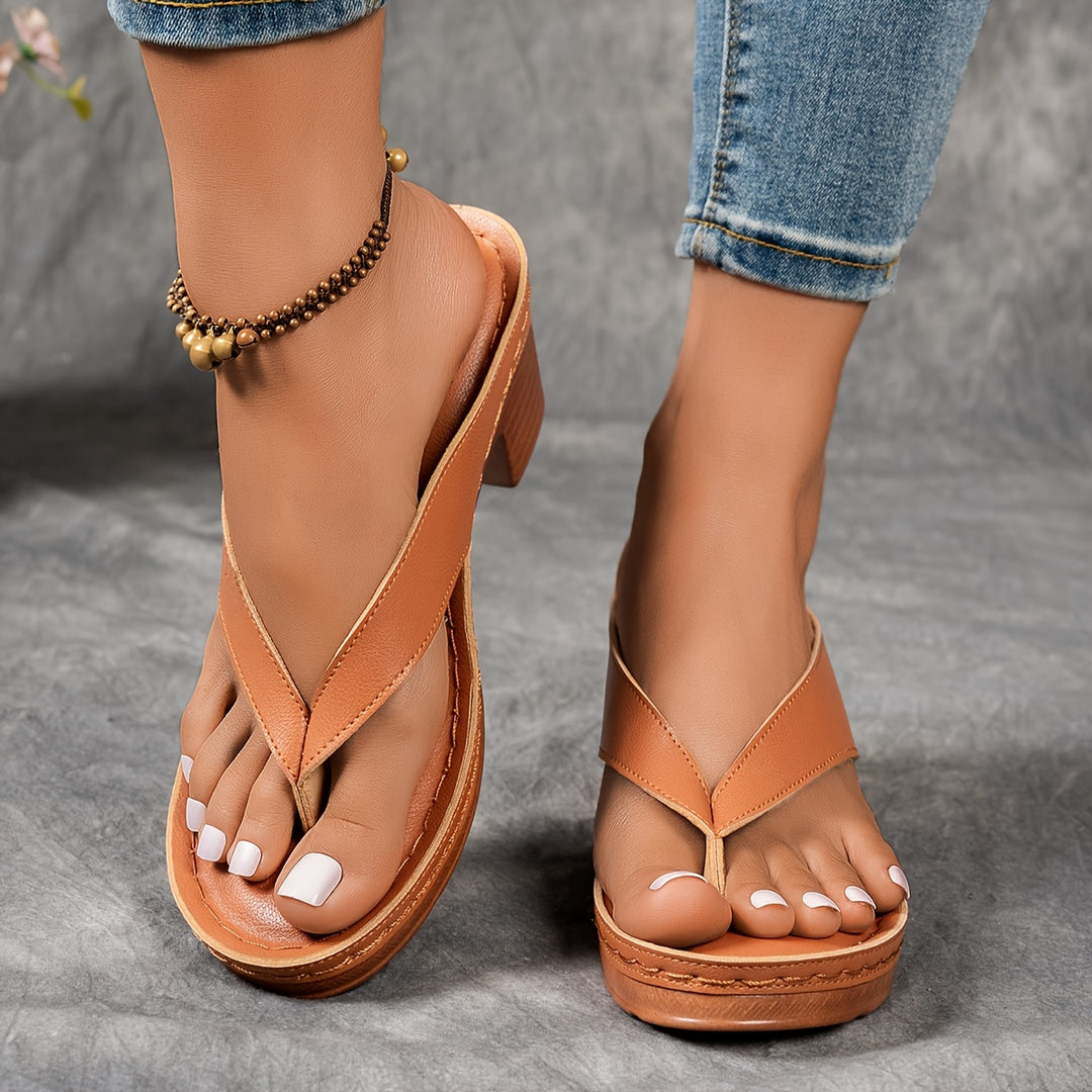 Luma Thong Sandalen met blokhak