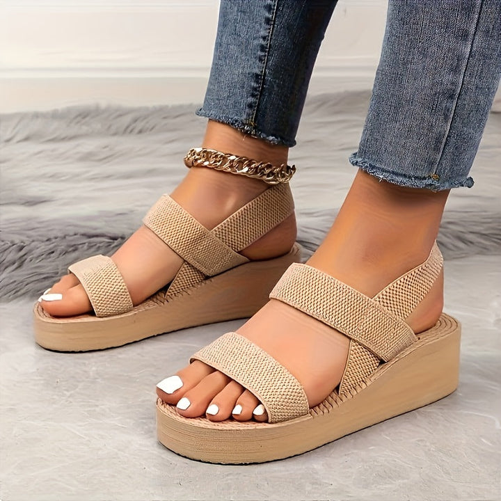 Sandalen met bandjes over de wreef en plateauzool