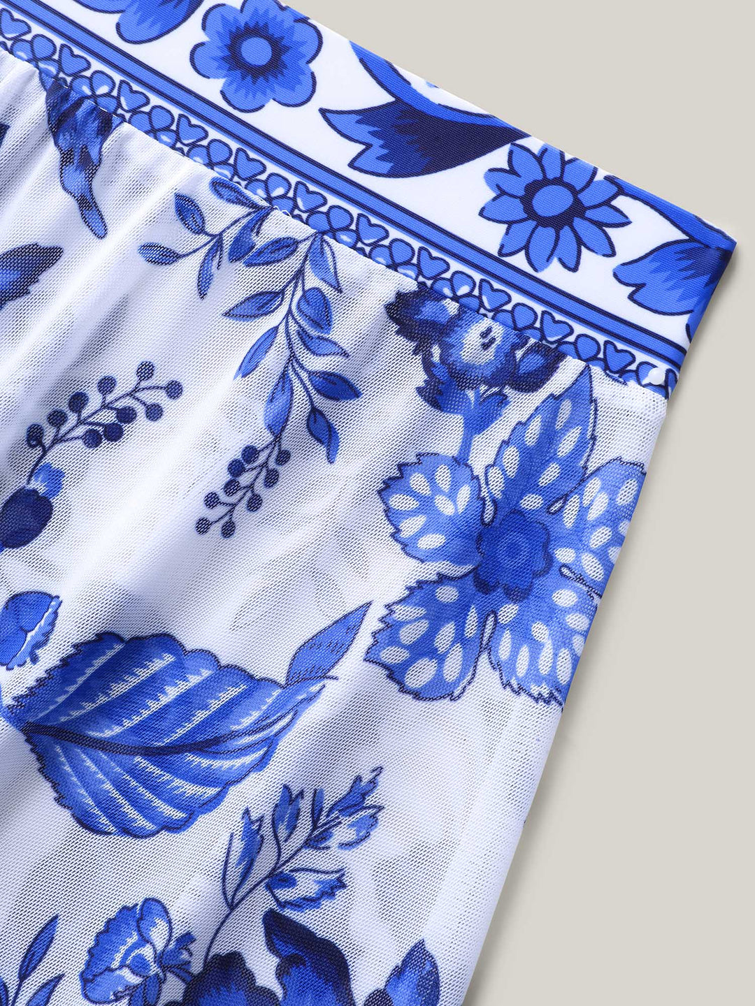Tweedelig Badpak met Bloemenprint, Gerimpeld Gaas en Sarong