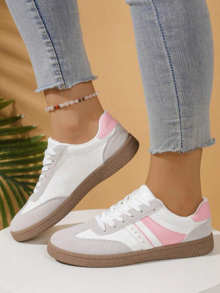 Harper Court Retro Streep Sneaker