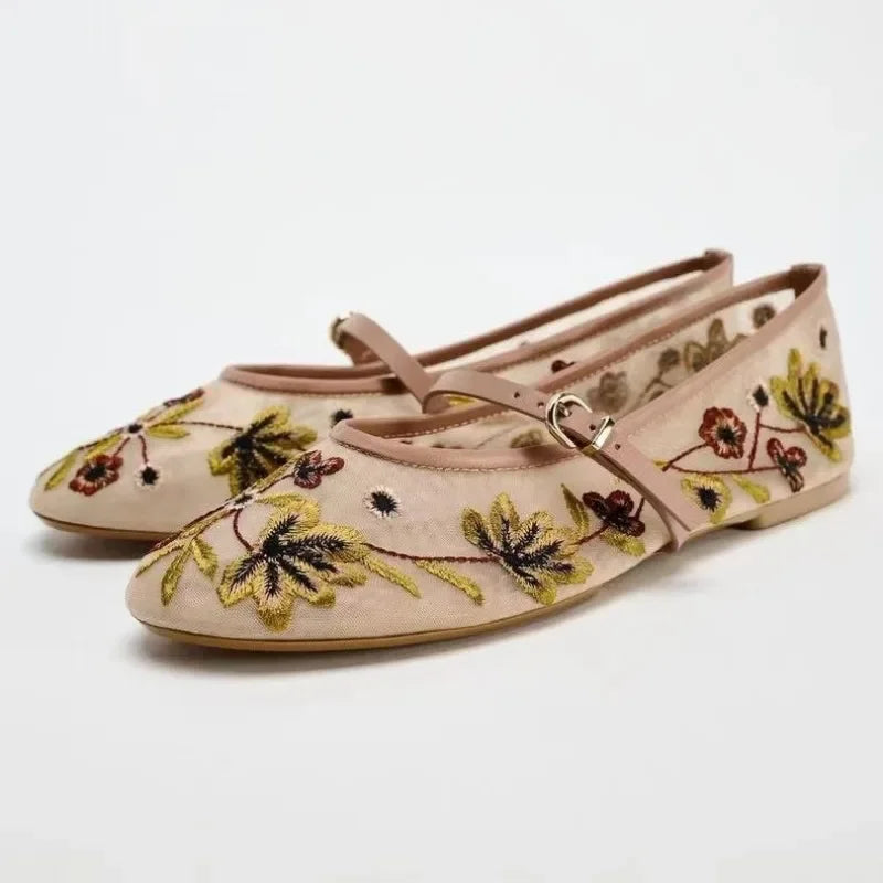 Elowen Bloom – Geborduurde Mesh Mary Jane Ballerina's