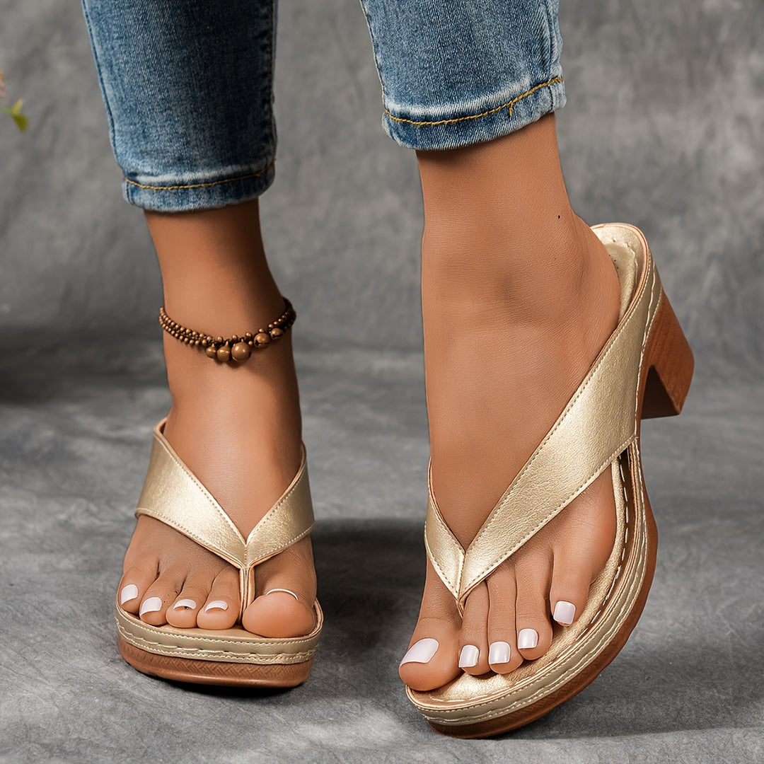 Luma Thong Sandalen met blokhak
