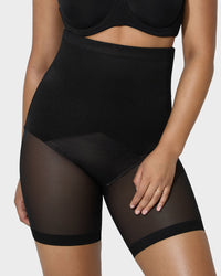High-Waist Criss-Cross Mesh Corrigerende Shorts tot Halverwege de Dij